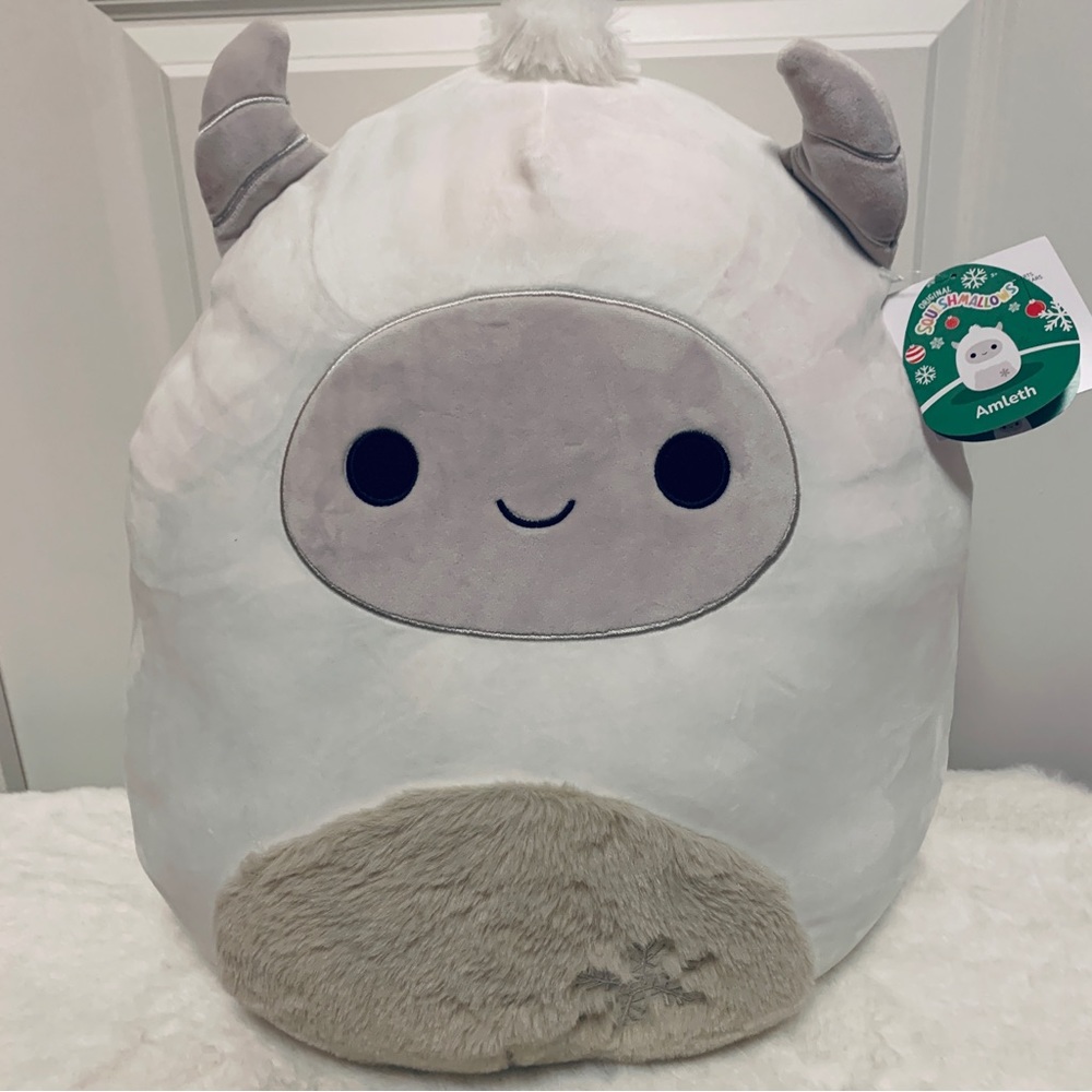 Squishmallow Amleth Winter Yeti, Snowflake ❄️, Christmas🎄, 16” New